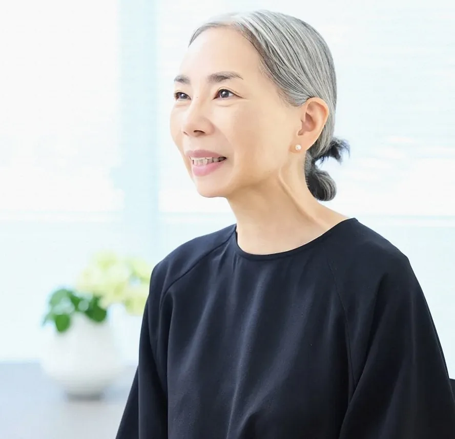 田中裕子さん「少ない服でもおしゃれは自由に」全部1軍の心地よい暮らし