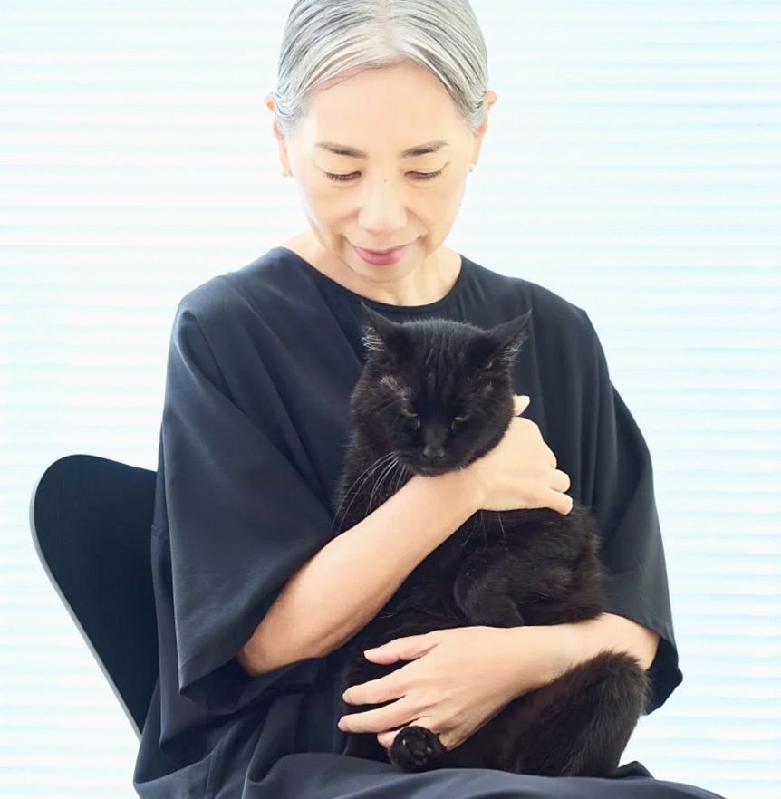 スタイリスト・山田恵子さん「服より髪・肌・体」少ない服でも洗練される理由