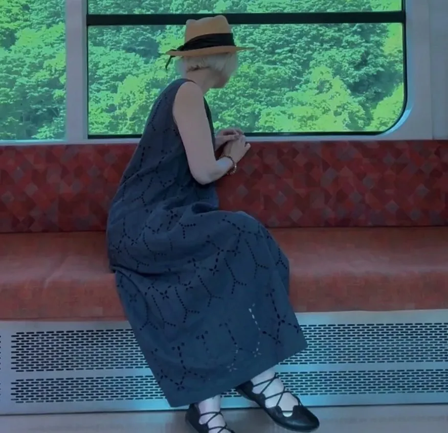 50代のひとり旅が何倍も楽しくなる！列車旅でも疲れない服選び4つの工夫